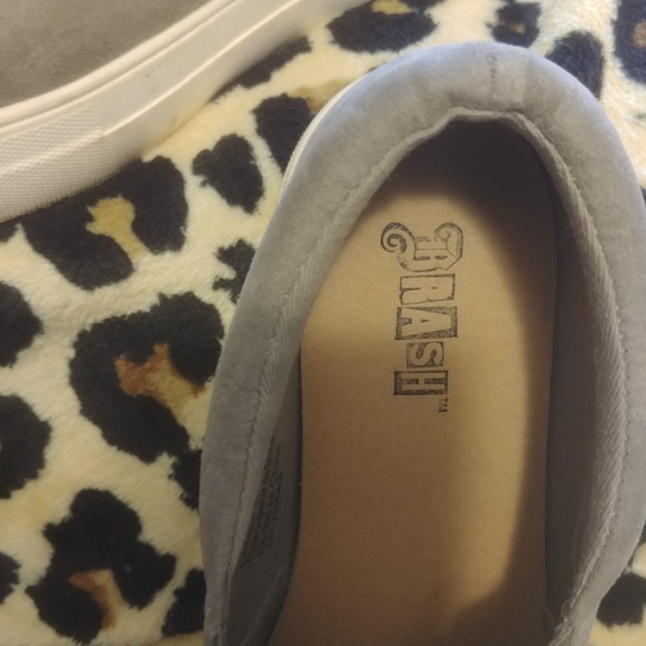 Shoes - Picture 2 of 3